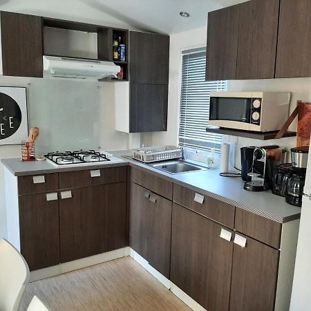Mobile Home Entierement Equipe La Roque-d'Antheron Exterior photo