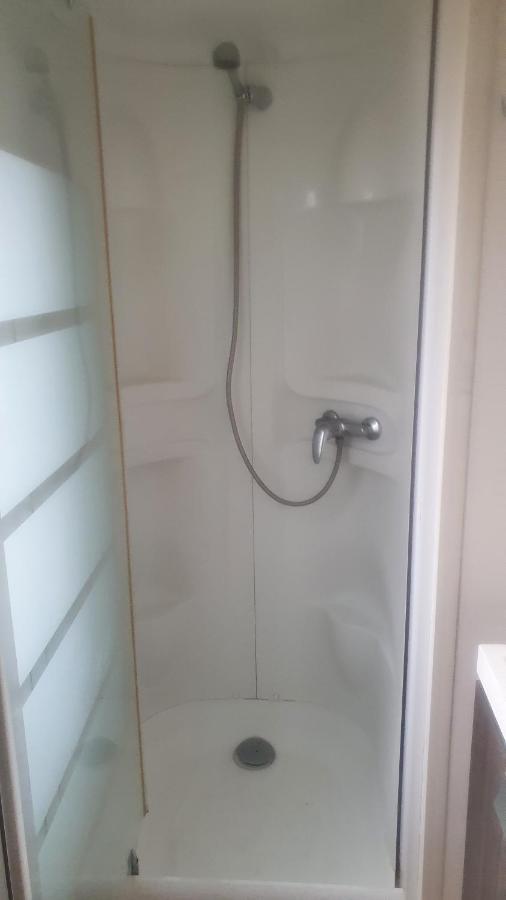 Mobile Home Entierement Equipe La Roque-d'Antheron Exterior photo