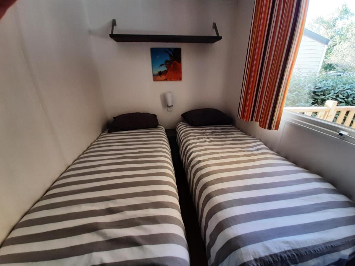 Mobile Home Entierement Equipe La Roque-d'Antheron Exterior photo